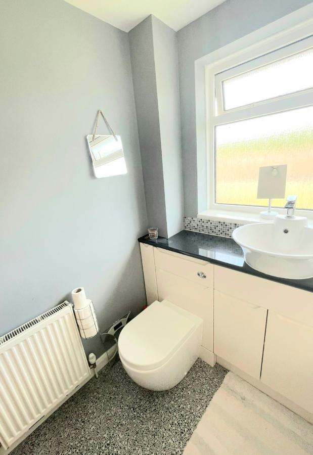 5Min Drive To Luton Airport, 2 Train Stations & Motorway - Free Parking - Late Check Out 11Am - Quiet & Peaceful Location With A Relaxing Garden - Only 25Min Drive To North London - Free Wifi Apartment Екстериор снимка